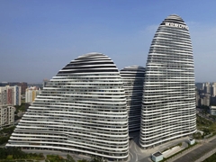В Пекине построили три небоскреба-валуна